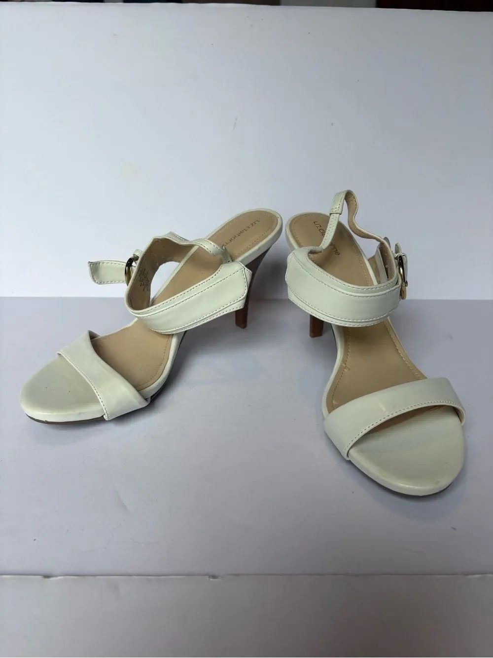 Liz Claiborne Classic Women's Strappy Heeled Sandals Cream Size 8 1/2M